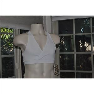 Lululemon white sports bra. Size 4-6??